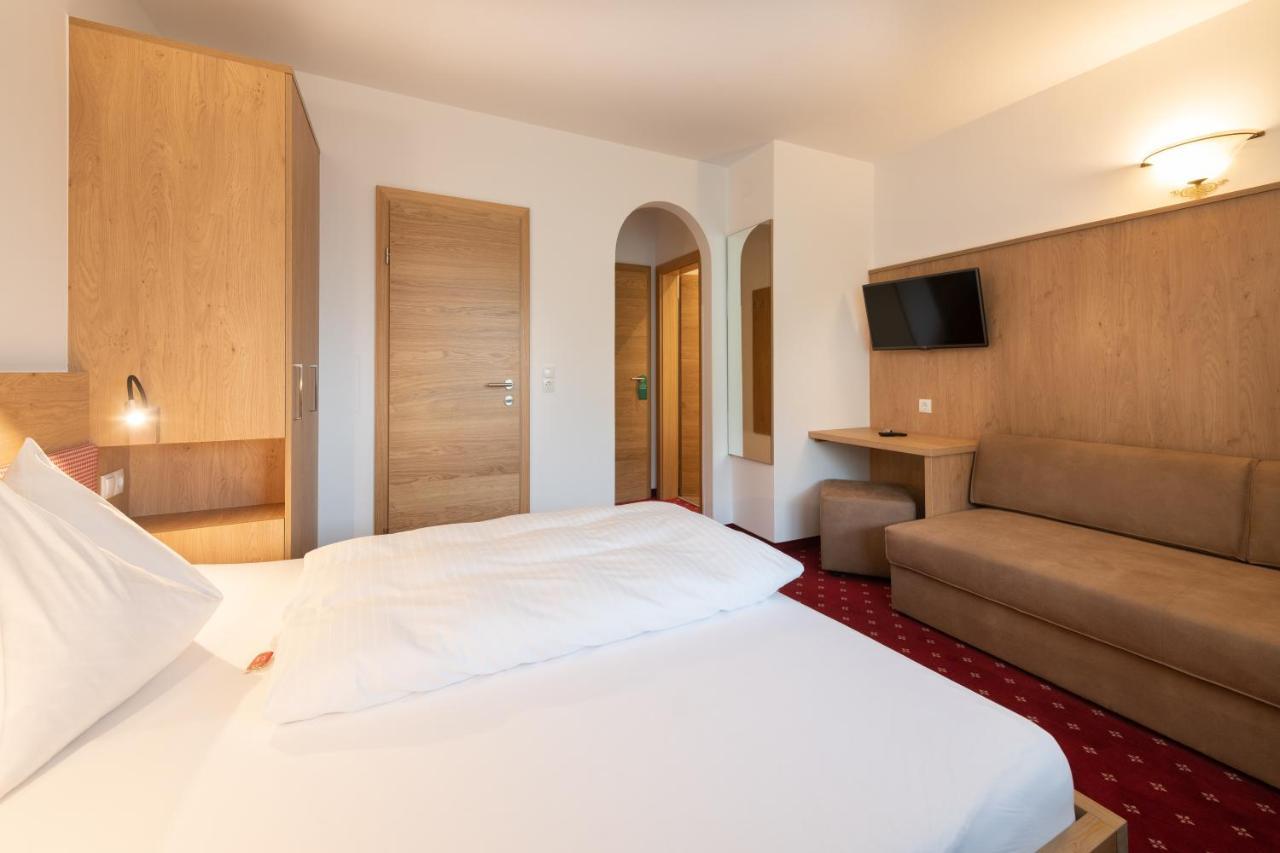 Hotel Gasthof Kroell - Inkl Nationalpark-Karte, 1 X Grossglockner Hochalpenstrasse Kostenlos, 1X Gerlos Alpenstrasse Kostenlos, Krimmler Wasserfaelle Kostenlos, Verschiedene Bergbahnen Kostenlos, Badesee Kostenlos, Bus & Zug Kostenlos, Genusskueche, นีเดิร์นซิลล์ ภายนอก รูปภาพ