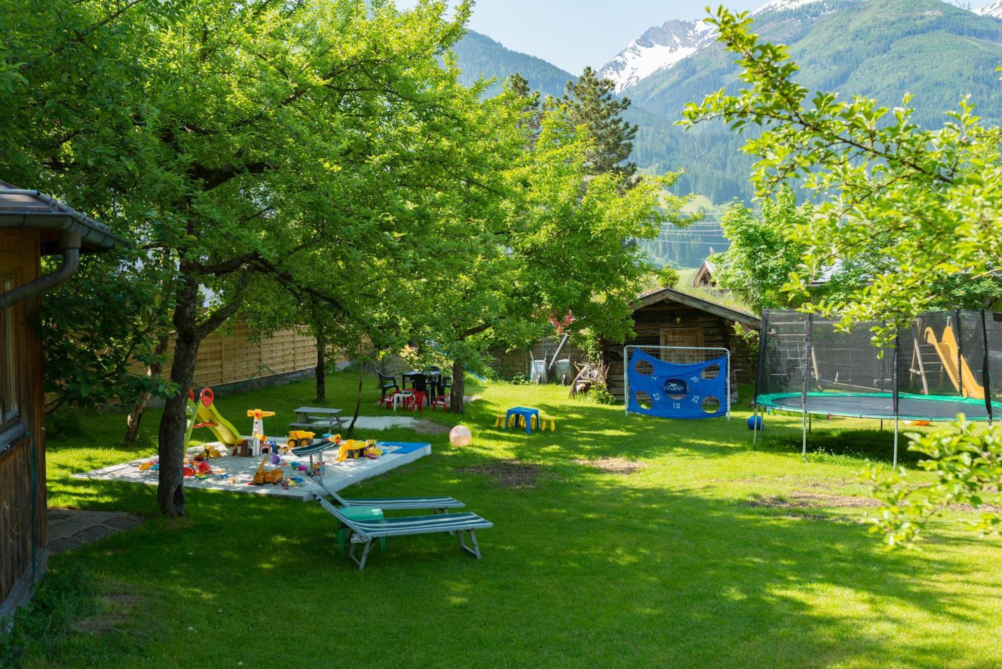 Hotel Gasthof Kroell - Inkl Nationalpark-Karte, 1 X Grossglockner Hochalpenstrasse Kostenlos, 1X Gerlos Alpenstrasse Kostenlos, Krimmler Wasserfaelle Kostenlos, Verschiedene Bergbahnen Kostenlos, Badesee Kostenlos, Bus & Zug Kostenlos, Genusskueche, นีเดิร์นซิลล์ ภายนอก รูปภาพ