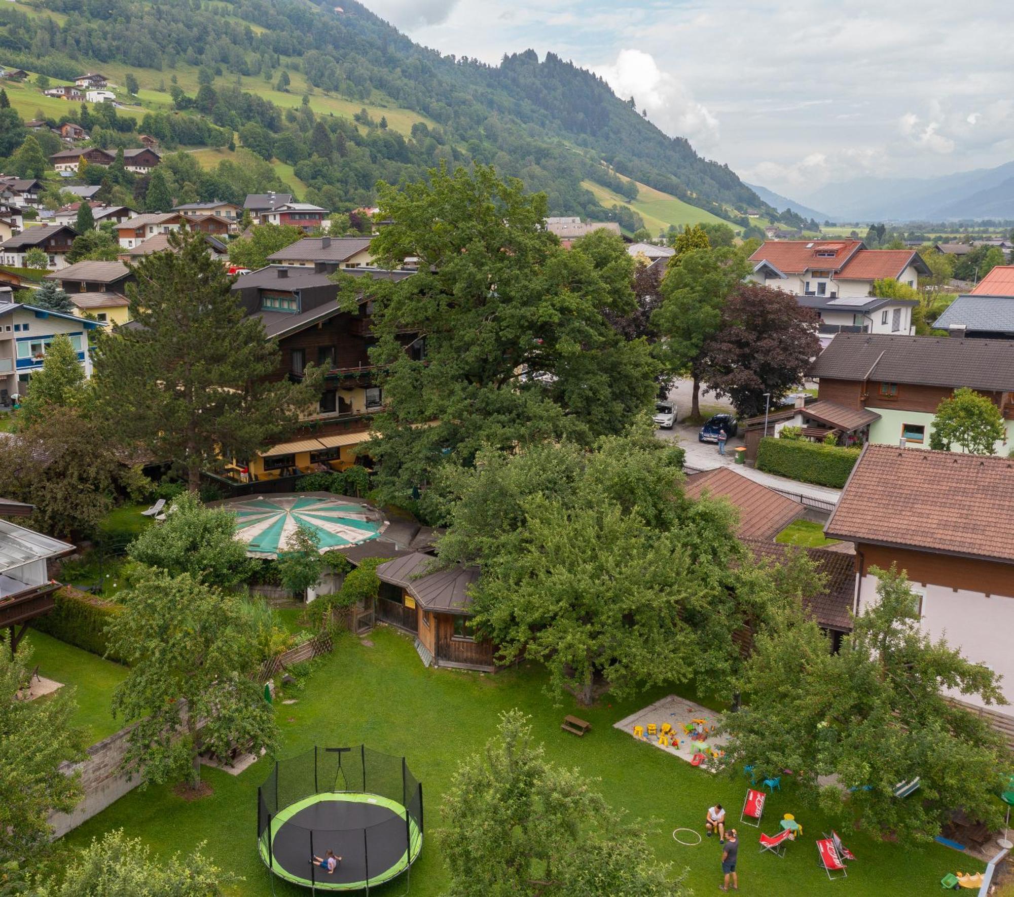 Hotel Gasthof Kroell - Inkl Nationalpark-Karte, 1 X Grossglockner Hochalpenstrasse Kostenlos, 1X Gerlos Alpenstrasse Kostenlos, Krimmler Wasserfaelle Kostenlos, Verschiedene Bergbahnen Kostenlos, Badesee Kostenlos, Bus & Zug Kostenlos, Genusskueche, นีเดิร์นซิลล์ ภายนอก รูปภาพ